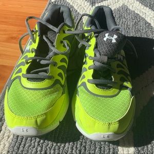 Boys Under Armor tennis shoes